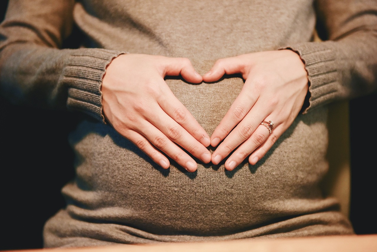 妊娠中にワキガが悪化する原因とは何ですか？